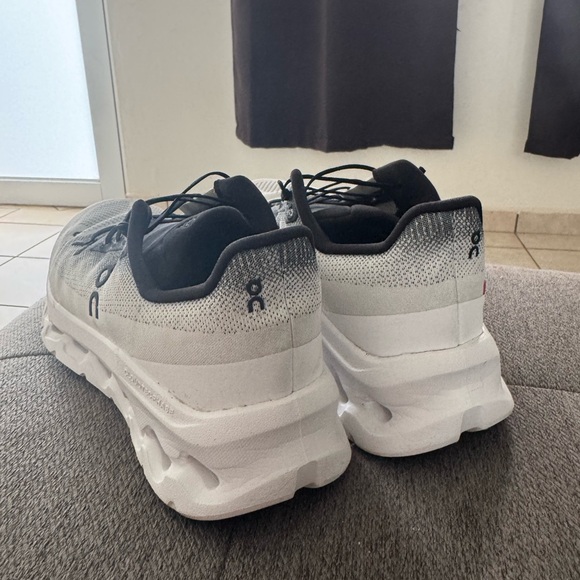 on cloudrunner 2 - Picture 3 of 3